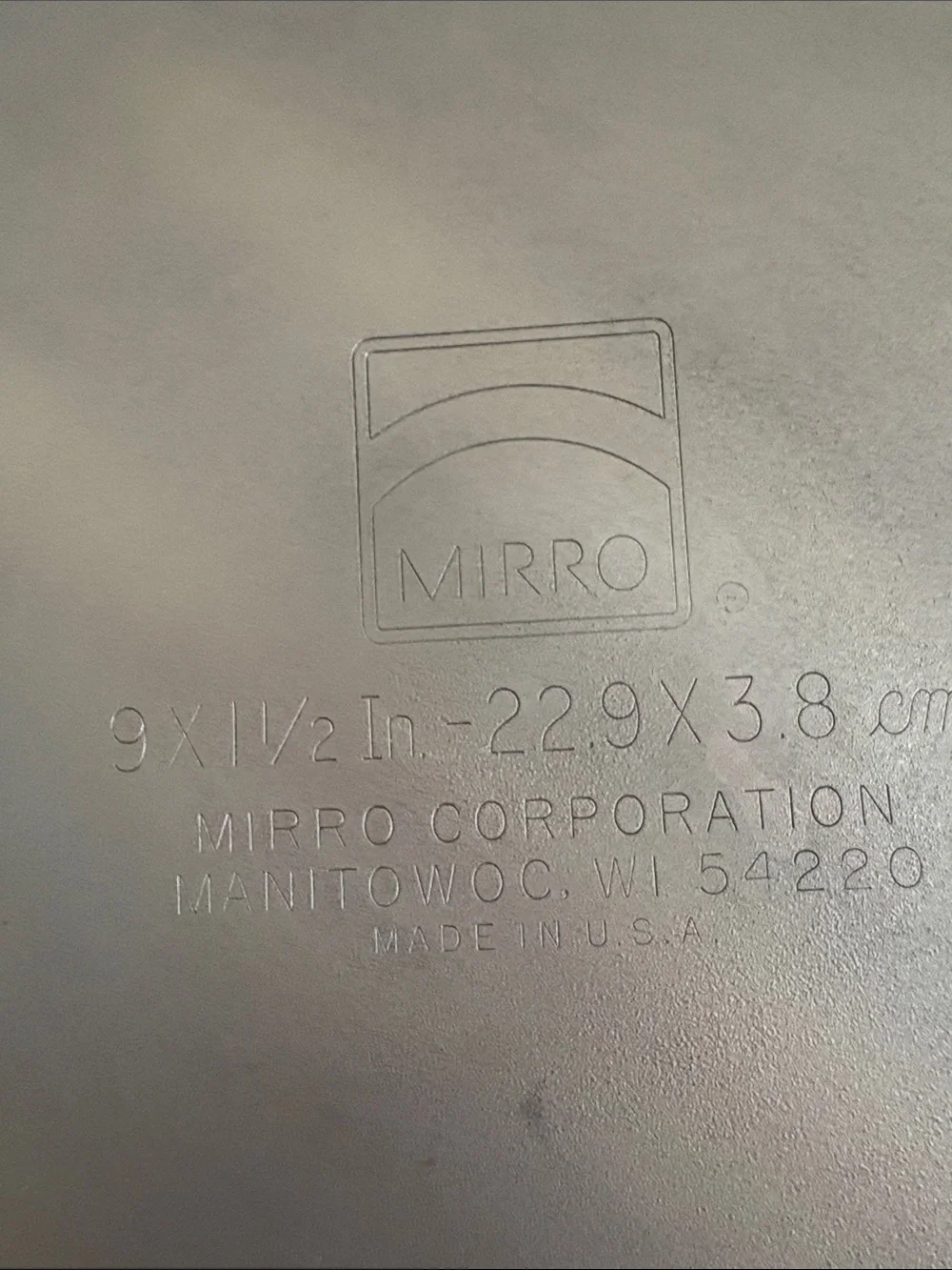Mirro Nonstick Round  9” Cake Pans Set of 2
